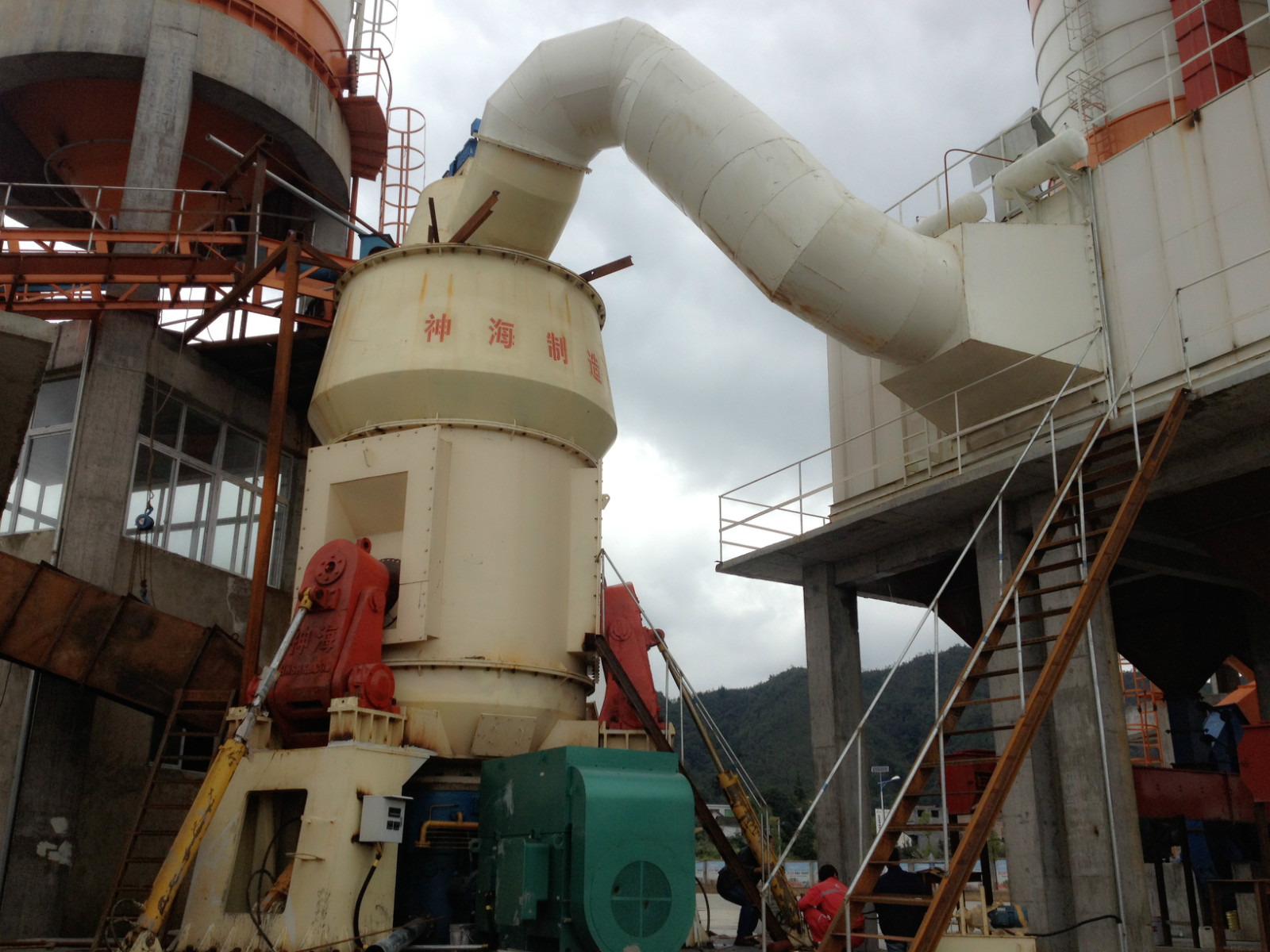 影響立磨機(jī)生產(chǎn)效率效率的幾個(gè)因素